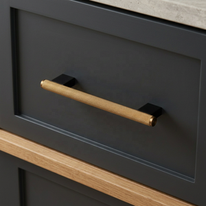 Poignée de meuble en laiton brossé antique, finition mate, design moleté, pour quincaillerie de cuisine, tiroir de commode, poignée de porte durable - Product Image 1