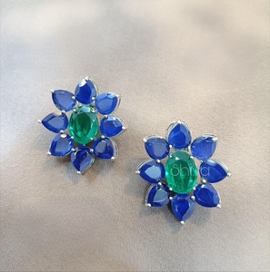 Magníficos Pendientes de Botón de Latón Plateado con Circonita, de Primera Calidad, Modernos, para Mujeres y Niñas, para Bodas y Fiestas - Product Image 2