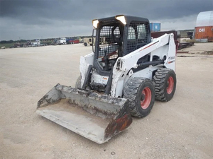Cargadora Compacta S630 2015 con Cabina Cerrada, Máquina de Construcción de Alto Rendimiento - Product Image 2