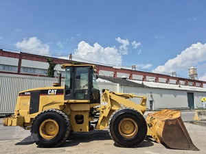 Cargadora de Ruedas 938G de 2002 con Cabina Cerrada, Máquina de Construcción de Alto Rendimiento - Product Image 5