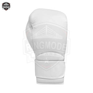 Gants de boxe de qualité supérieure pour arts martiaux, fabriqués en cuir véritable avec logo personnalisé. Vente flash sur les gants de boxe. - Product Image 3