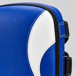 Protège-poignets thaïlandais en cuir bleu et blanc pour arts martiaux et boxe avec sangles à boucle réglables - Product Image 4