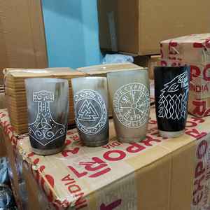 Taza Vikinga de Cuerno de Buey Tallada a Mano de Primera Calidad, Taza Rústica para Beber a Precio Económico - Product Image 1