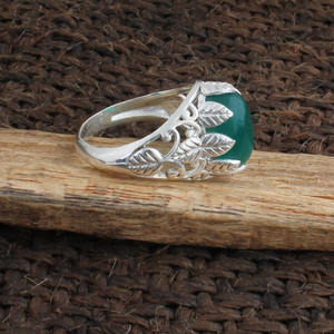 Bague Fleur en Argent Sterling Faite à la Main avec Onyx Vert Naturel, Pierre Précieuse Sculptée, Bague Classique et Élégante pour Fête, Motif Botanique - Product Image 3