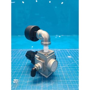 Régulateur de pression SMC AR20-02GH-R, utilisé comme pièce détachée pour équipement semi-conducteur d'occasion - Product Image 1