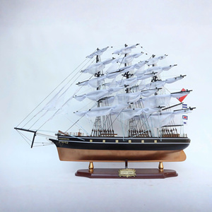 Maqueta de Barco de Madera Hecha a Mano CUTTY SARK EDICIÓN ESPECIAL, Color Dorado Metálico, Pintada, para Decoración Navideña del Hogar - Product Image 1