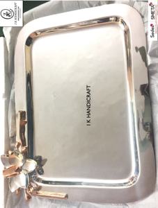 Plateau décoratif en aluminium artisanal moderne en argent martelé personnalisé avec poignée - Décoration de Noël Ramadan pour la maison Plateau de service à vin - Product Image 6