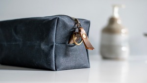Trousse de Toilette Vintage pour Homme en Toile et Cuir Écologique 16oz avec Fermeture Éclair, Personnalisable avec Logo, pour Rasage et Cosmétiques - Product Image 2