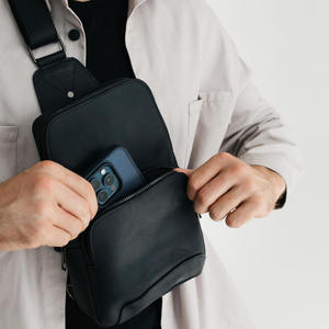 Sac de poitrine léger et personnalisable en cuir de haute qualité pour le sport, avec logo, en gros, à vendre - Product Image 2