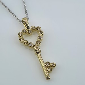 Collier pendentif cœur clé en diamant naturel rond 0,20 carats pour femme, en argent sterling plaqué or, serti à griffes, tendance, pour mariage - Product Image 1