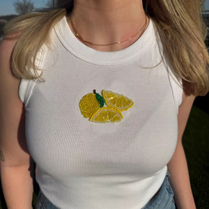 Camiseta de Algodón con Bordado de Mariposas y Flores, con Lentejuelas y Pedrería, Diseño de Boutique de Moda, Estilo Vacacional, en Oferta - Product Image 1