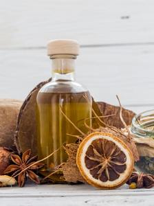 น้ำมันหอมระเหยกานพลูเกรดพรีเมี่ยมขวดบรรจุอินทรีย์และบริสุทธิ์สารสกัดจากสมุนไพรธรรมชาติ - Product Image 3