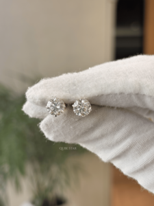 Magnifiques boucles d'oreilles solitaires en diamant de laboratoire 2,45 ct VS EF Or massif 14 carats Bijoux raffinés intemporels Cadeau d'anniversaire de mariage - Product Image 2