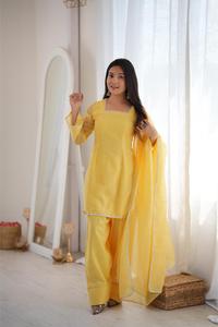 Conjunto de kurta de seda amarilla con dupatta, traje de seda siroski con bordado, traje salwar cosido de talla única, traje étnico festivo amarillo. - Product Image 3