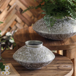 Jarrón de Metal Vintage con Textura Rústica, Maceta Decorativa para Jardín, Contenedor Floral Antiguo de Zinc, Centro de Mesa Estilo Granja - Product Image 4