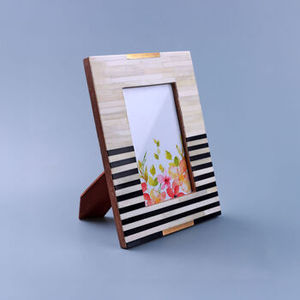Cadre photo vertical élégant fait main avec incrustation osseuse, impression UV, 4x6 pouces, motif tressé perlé, présentoir de table durable - Product Image 1