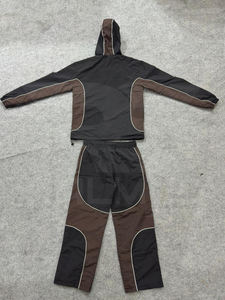 Chaqueta y Pantalón Deportivo Cortavientos con Líneas Reflectantes, 100% Nailon, Ropa Casual, Ropa de Ocio - Product Image 2