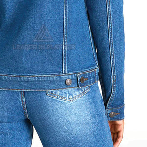 Veste en jean pour femme, grande taille, respirante, personnalisée avec logo imprimé, haute qualité à bas prix. - Product Image 6