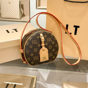 กระเป๋าโท้ทลำลองลายเรขาคณิตสุดหรูสำหรับผู้หญิง GG Family รุ่นใหม่ประจำปี 2026 สำหรับฤดูหนาว พร้อมตัวล็อคแบบ Hasps ทนทาน พกพาสะดวก - Product Image 5