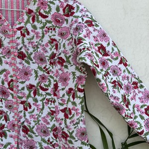 <b>Women</b> Quilted Cotton <b>Jacket</b> Floral Print Full Sleeve V-Neck <b>Spring</b> Outerwear Button Closure Regular Length - Product Image 3