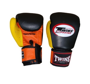 Gants de boxe faits main Twins Air Flow en cuir rouge, noir et jaune pour l'entraînement et le sparring - Prix de gros - Product Image 3