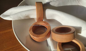 Les ronds de serviette en métal de haute qualité ajoutent de l'éclat et de la brillance à votre expérience de repas avec une élégance et une beauté sans effort. - Product Image 4