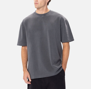 Camiseta de Hombre de Algodón Tejido de Alta Calidad OEM, Corte Holgado, Color Gris Oscuro, Estilo Urbano, con Estampado Personalizado en la Parte Delantera - Product Image 1