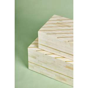 Boîte de rangement élégante en bois et résine avec incrustations, artisanat détaillé, fabriquée en Inde, RR ENTERPRISES, objet décoratif pour la maison - Product Image 3