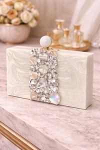 Pochette de soirée en résine personnalisable pour femme, motif amour, pour occasions formelles, design européen, sac tendance à bas prix - Product Image 3