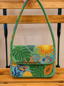 Sac à bandoulière de luxe fait main, motif paradis tropical, perles, poisson océanique, feuille de Monstera, papaye, sac à rabat pour femme - Product Image 1