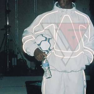 ชุดแจ็คเก็ตและกางเกงแทรคสูทแบบมีซิป น้ำหนักเบา สะท้อนแสง  แบบยูนิเซ็กซ์ สำหรับผู้หญิง ขายส่ง ชุดไนลอนกันน้ำแบบสั่งทำ - Product Image 1