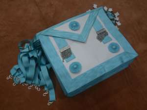 Delantal Masónico de Piel de Cordero NESTA SPORTS para Maestro Masón, Bordado y Encaje, Duradero, Personalizable, Artesanía de Regalia - Product Image 4