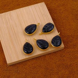 Pendentif en pierre précieuse d'onyx noir avec motif de feuille en forme de larme breloque de lunette plaqué or pendentifs et breloques de mode - Product Image 5