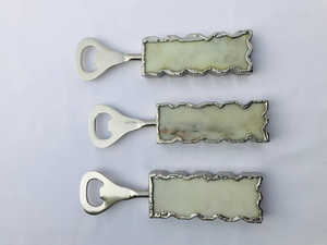 Ouvre-bouteille trapèze personnalisé de meilleure qualité en laiton et acier inoxydable pour le vin, fourniture en gros pour les mariages et les événements - Product Image 3