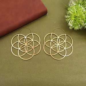 Pendientes de Aro Geométricos Grandes al por Mayor para Mujer, Chapados en Oro y Plata, Pendientes de Diseño Exclusivo, Joyería de Moda, Diseño Personalizado - Product Image 5