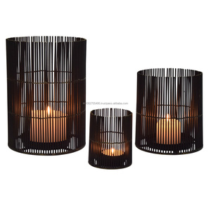 Portavelas de Metal Estilo Pilar, Hecho a Mano, 16x16x22cm, Decoración del Hogar, Linterna Navideña, Exportado de la India - Product Image 1