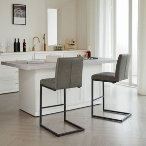 Sgabello da Bar in Ecopelle Grigia con Robusta Struttura in Metallo Nero, Altezza da Bancone, Kit Poggiapiedi, Schienale Trapuntato Verticale - Product Image 5