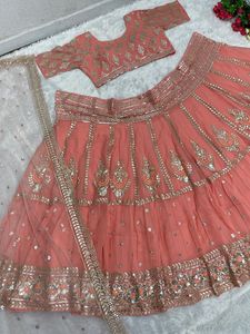 Ensemble Lahenga Choli Dupatta en Faux Georgette avec Broderie de Paillettes, Style Classique Longueur Ras du Sol, Coupe Empire, Effet Illusion, Blouse Semi-Couture Trois Pièces - Product Image 6