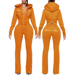 Survêtements d'hiver doux et résistants pour femmes, avec logo personnalisé, deux pièces, style Y2K, écologiques, coupe ajustée, en polyester, comprenant un sweat à capuche et un pantalon de jogging - Product Image 5