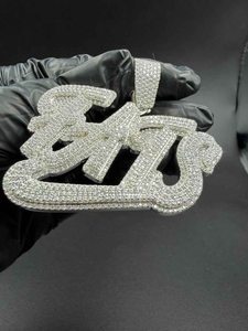 Pendentif Lettre Gothique Moissanite Iced Out, Bijou Hip Hop, Collier Charme Statement Pavé, Luxe Streetwear, Cadeau pour Hommes et Femmes - Product Image 2