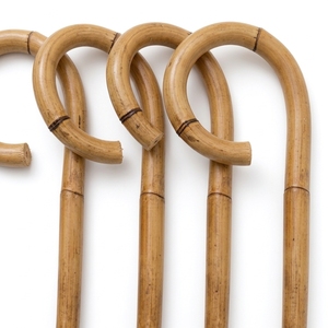 Canne de marche en rotin naturel, canne de berger à poignée en crochet, bâton de randonnée artisanal, équipement de camping et d'extérieur pur art. - Product Image 4