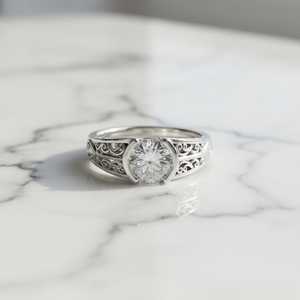 Anillo Clásico Real Art Deco con Moissanita de Corte Redondo de 1 Quilate, Plata 925 Original, Regalo de Aniversario para Pareja - Product Image 1