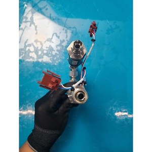เซ็นเซอร์ความแม่นยำสูง UE V12F-153 + SWAGELOK 316 มือสอง สภาพเดิม อะไหล่อุปกรณ์เซมิคอนดักเตอร์รุ่นเก่า - Product Image 3