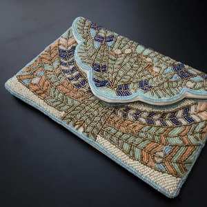 Sac à main artisanal de luxe indien, multicolore, forme baguette, durable, style ethnique, fait main, accessoires de mode en cristal, pour un usage décontracté - Product Image 3