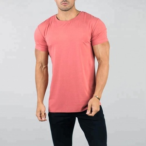 เสื้อยืดแขนสั้นผู้ชายสีคอรัล ทรงเข้ารูป คอกลม ผ้าเจอร์ซีย์คอตตอน ระบายอากาศได้ดี สีพื้น ความยาวปกติ - Product Image 1