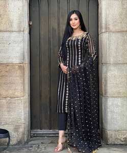 Dernières tendances en matière de kurtis longs pour femmes, style pakistanais, grandes tailles, vêtements pour femmes, kurtis brodés - Product Image 5