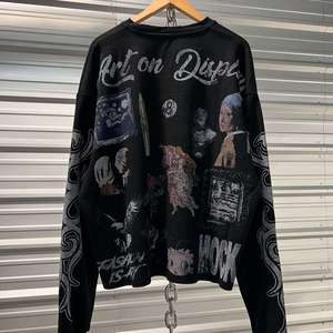 Camiseta Gráfica de Manga Larga de Algodón Pesado con Cuello Redondo y Remaches, Tejido Waffle Clásico, Calidad Premium, Personalizada, Estilo Boxy, Impresión DTG - Product Image 1