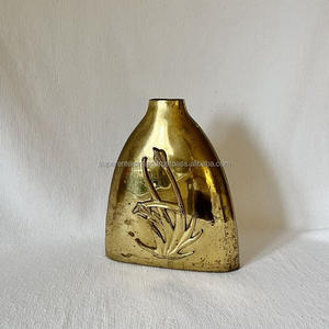 Fabriqué à la main décoration de maison et de jardin en laiton métal Vase à fleurs fabricant en gros forme de balle en laiton métal Vase à fleurs - Product Image 4