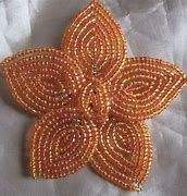 Llavero Hecho a Mano con Bordado Intrincado y Detalle de Cristal de Cuarzo Rosa, Estilo de Dibujos Animados Colorido, Duradero, Ecológico, Impermeable y Ligero - Product Image 2