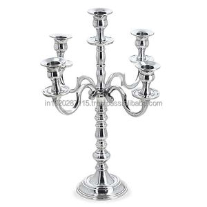 Candelabros de metal de estilo antiguo con un diseño intrincado adecuado para la decoración del hogar o el evento de banquete temático real - Product Image 5